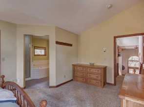 Aspen Heights Lodge 4 Bedroom Home by RedAwning