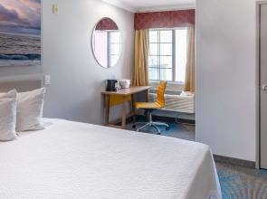 Days Inn by Wyndham Santa Monica