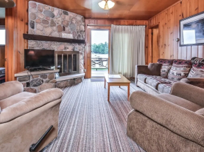 Maple - Serenity Bay Resort 3 Bedroom Cabin