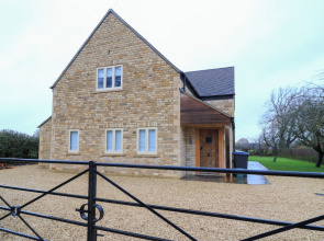 Peewit Coach House