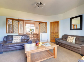 Spacious 2-Story Apartment in a Central Location near Sea