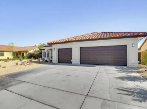 2 Mi to Coachella: Indio Oasis w/ Heated Pool