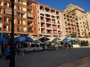 Valencia, Ideally Located 3bed-2bath Mints Walk From Beach,pool,shop