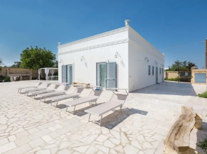 1695 Villa Albarosa by Perle di Puglia