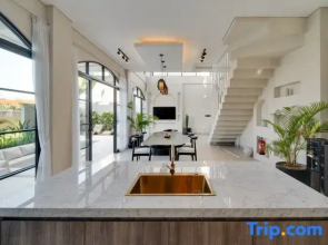 Le Mansion Villa 4 BR Luxury Villa in Seseh- A Luxury Private Villa By Balinest Villas