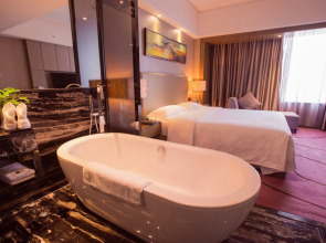 La Perle International Hotel - Free shuttle between hotel and Exhibition Center during Canton Fair & Exhibitor registration Counter