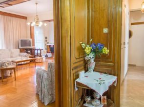 Apartment Βυρωνος
