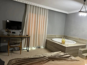 Si̇lva Deluxe Hotel