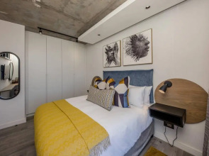 Beautifully Decorated Apartment in Cape Town Urban Signature