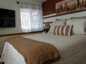 Alpenglow One Bedroom One Bath A18