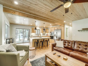 Deck & Fire Pit: Modern Munds Park Retreat!