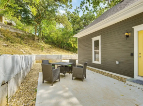 Walk Downtown: Historic Home in Excelsior Springs