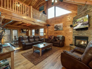 Bearway to Heaven II 3 Bedroom Home with Hot Tub