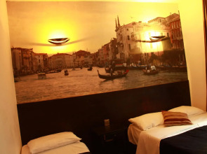 Exhibition Court Hotel 4