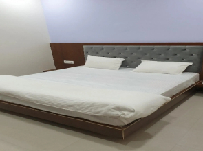OYO 79110 Hotel Gulmohar