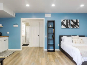 Spacious Guest Studio with Private Entry
