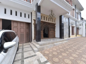 RedDoorz Syariah near Dago Pakar 2