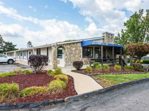 Motel 6 Mansfield, OH