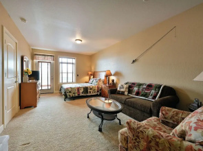 Unit 433b Efficiency 1bd/ 1 BA Condo