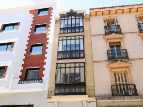 For You Rentals Puerta del Sol Apartments PRE10B