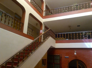 Hotel Sillustani Inn