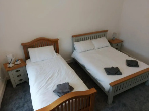 Maze Serviced Apartment