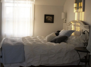 AWAY Bed & Breakfast