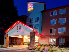 Red Roof Inn PLUS+ Raleigh Downtown – NCSU/Conv Center