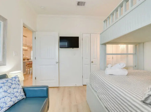 Steps to Beach: Pet-friendly Crystal Beach Home
