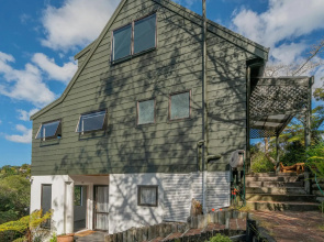 Hillside Haven - Tairua Holiday Home