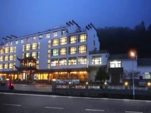 Selenium-themed Inn In West Huangshan City