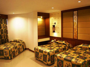 Royal Twins Palace Hotel