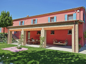 Modern Villa in Fossombrone with Swimming Pool