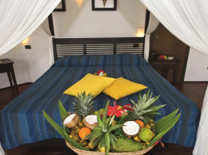 New Emerald Cove Hotel