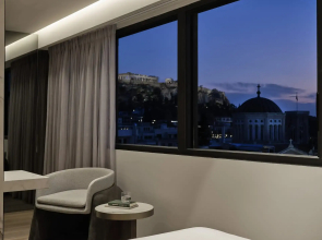 Nur Edge Aparthotel - Acropolis Skyline