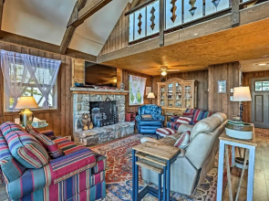 Beech Mountain Townhome Near Hiking & Ski Slopes!