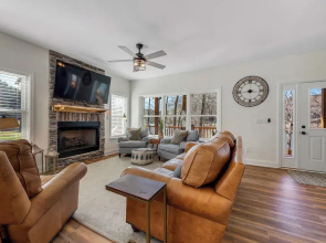 Charming Murphy House With Deck & River Views!