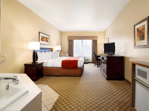 Country Inn & Suites by Radisson, Clinton, IA