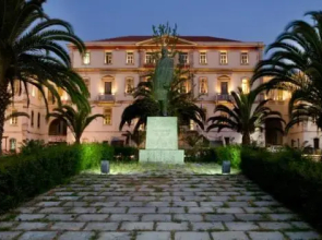 City Square Apartment