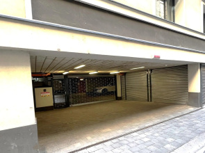 Luxury 5 Star Studio in the City Center with Pool