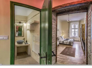 Wine Cellar Boutique Apartment