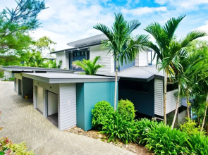 Villa 16 The Edge Oceanfront Deluxe 3 Bedroom Near Marina With Golf Buggy