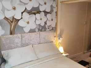 The Magnolia Tree Garden room