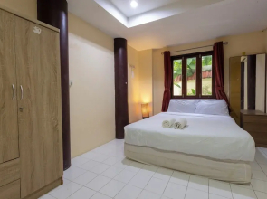 Thai-Style Villa with Charm V114