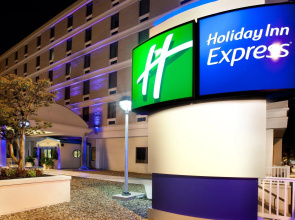 Holiday Inn Express Richmond Downtown by IHG