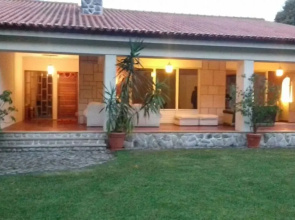 Villa With 5 Bedrooms in Brejos de Azeitão, With Wonderful Mountain Vi