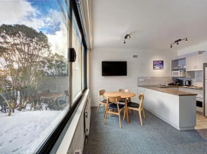 Snow Ski Apartments 06