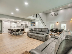 3 Mi to Navarre Beach: Home w/ Furnished Patio