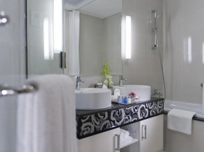 DAMAC Maison Mall Street