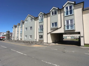 4 Pen Llanw Tides Reach